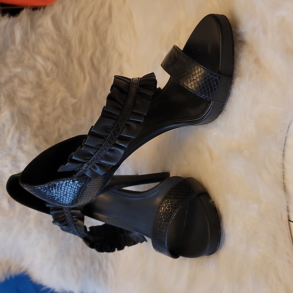 Michael Kors black heel sandals - Picture 4 of 7